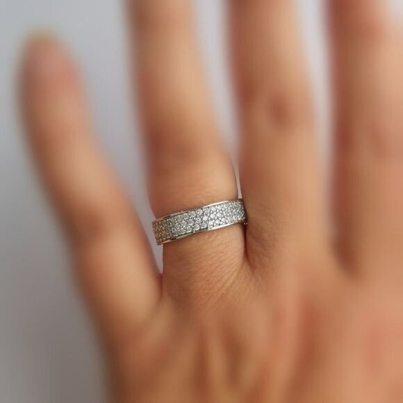 White Sapphire eternity band ring in Sterling Silver size 7 - Picture 5 of 7